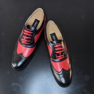Men's US sz11 back and red oxford dress shoes with hickies